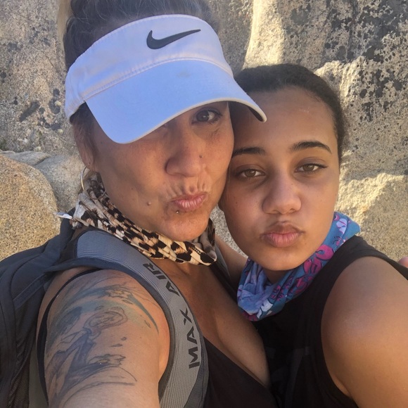 Meet your Posher, Cindy - Picture 2 of 7